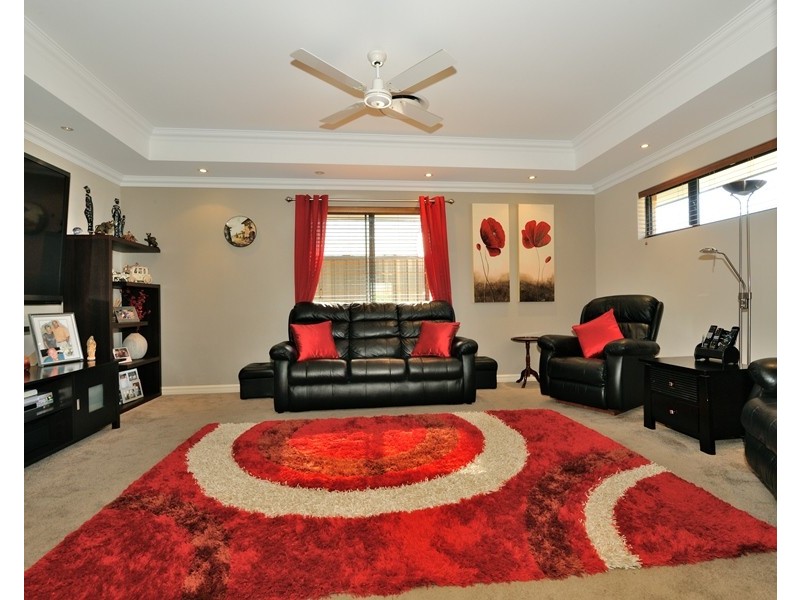 17 Lemongum Drive, Baldivis WA 6171