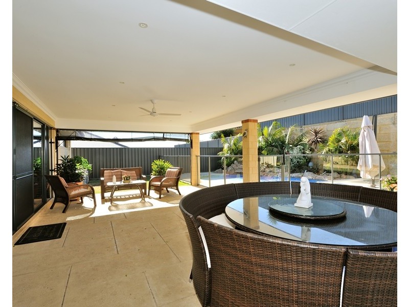 17 Lemongum Drive, Baldivis WA 6171