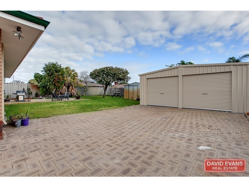 64 Malibu Road, Safety Bay WA 6169