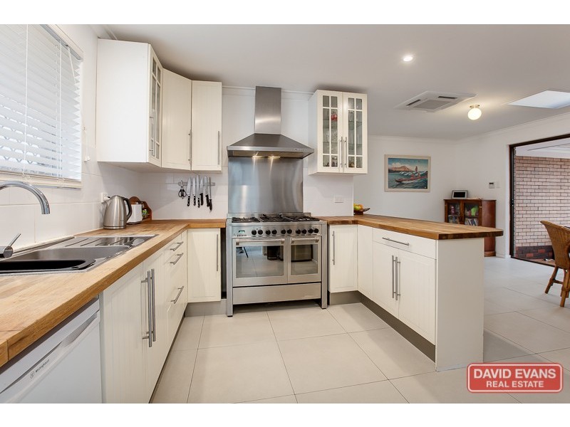 64 Malibu Road, Safety Bay WA 6169