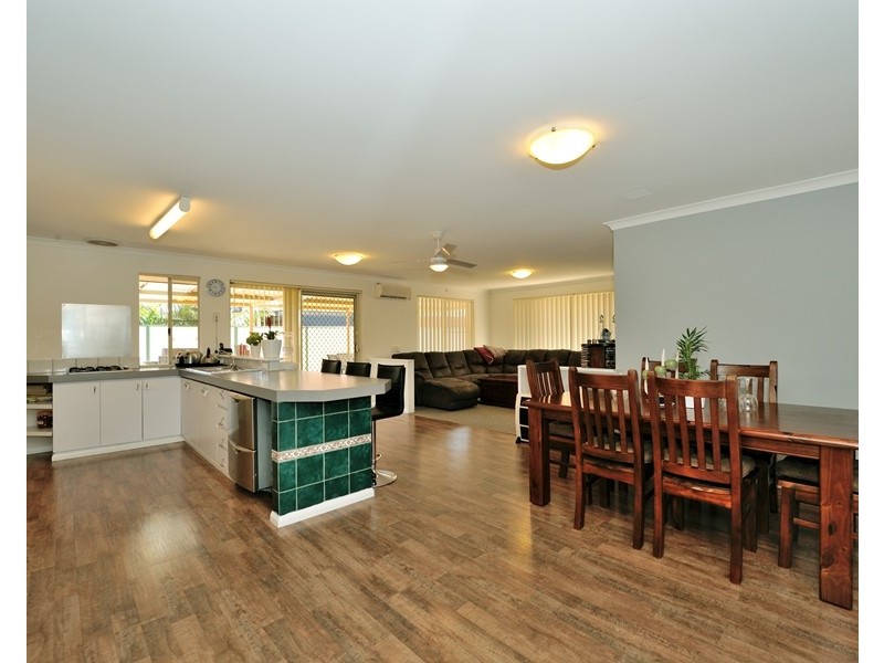 9 Hillcrest Court, Port Kennedy WA 6172