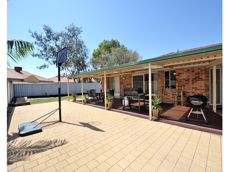 9 Hillcrest Court, Port Kennedy WA 6172