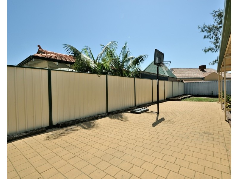 9 Hillcrest Court, Port Kennedy WA 6172