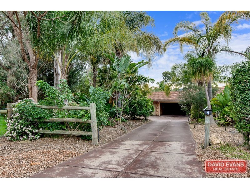 7 Weaver Lane, Wellard WA 6170