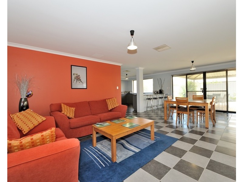 18 Maverick Promenade, Shoalwater WA 6169