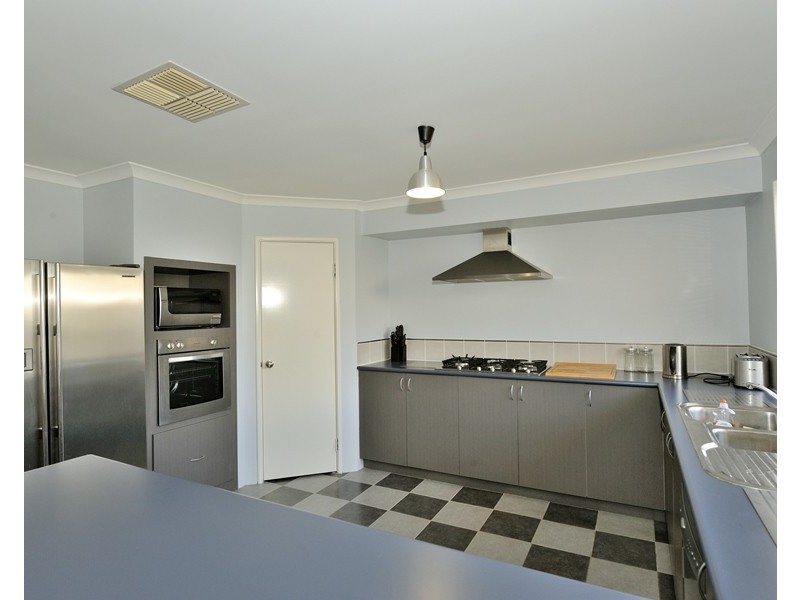 18 Maverick Promenade, Shoalwater WA 6169