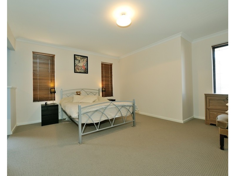 18 Maverick Promenade, Shoalwater WA 6169