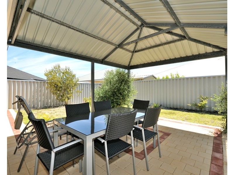 18 Maverick Promenade, Shoalwater WA 6169