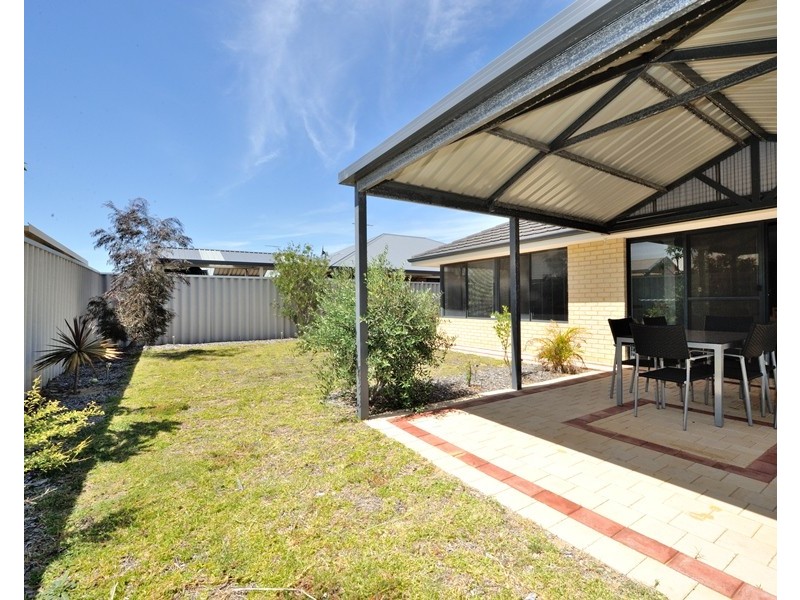 18 Maverick Promenade, Shoalwater WA 6169