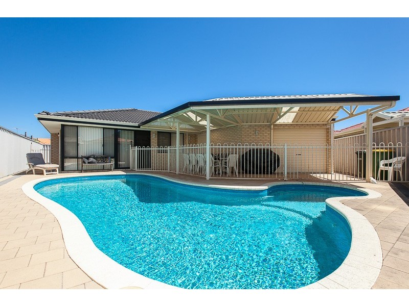 3/5 Sainte Maxime Avenue, Port Kennedy WA 6172