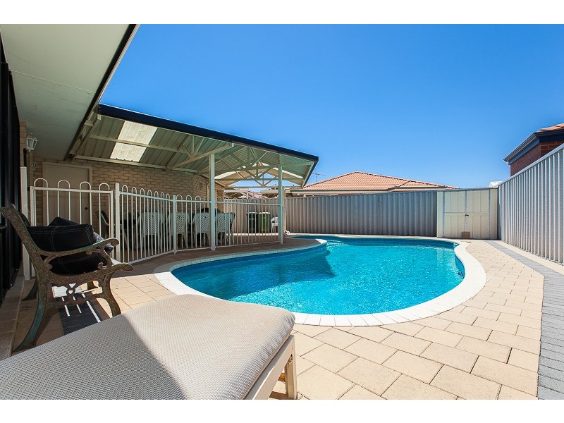 3/5 Sainte Maxime Avenue, Port Kennedy WA 6172