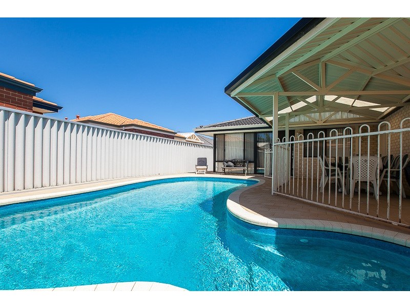 3/5 Sainte Maxime Avenue, Port Kennedy WA 6172
