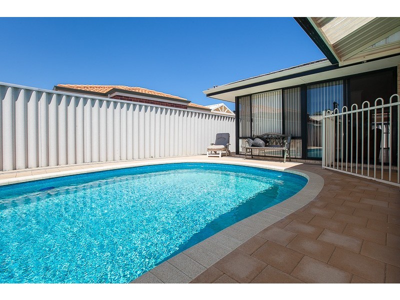 3/5 Sainte Maxime Avenue, Port Kennedy WA 6172