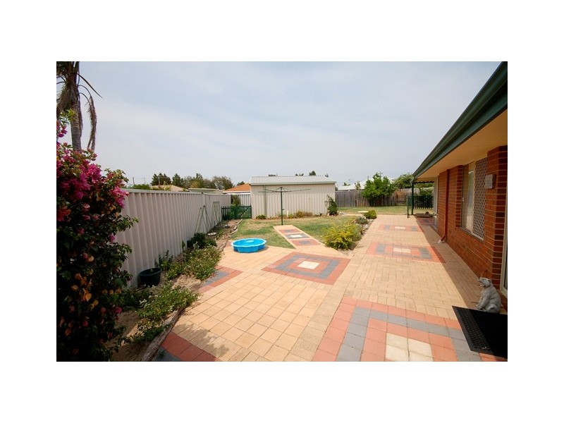 30 Lightfoot Place, Cooloongup WA 6168