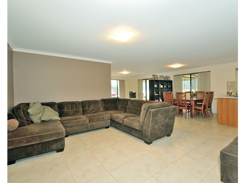 15 Mallard Way, Baldivis WA 6171