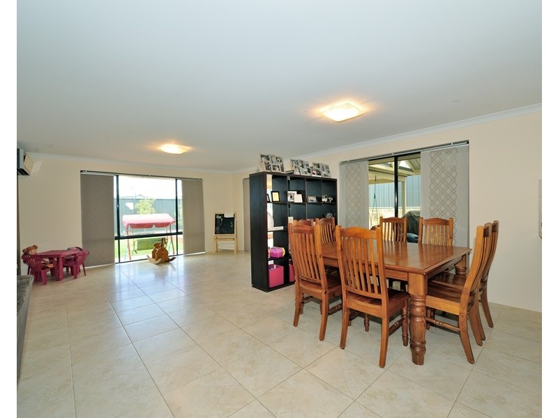 15 Mallard Way, Baldivis WA 6171