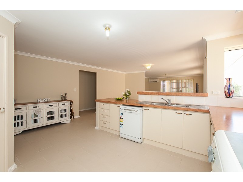 50 Liechardt Loop, Rockingham WA 6168