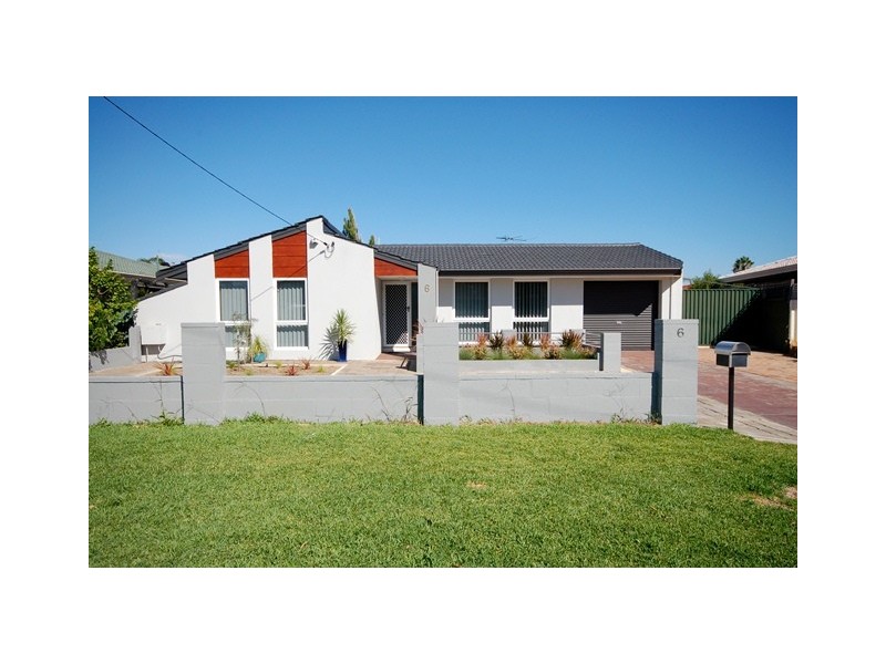 6 Willmott Drive, Cooloongup WA 6168