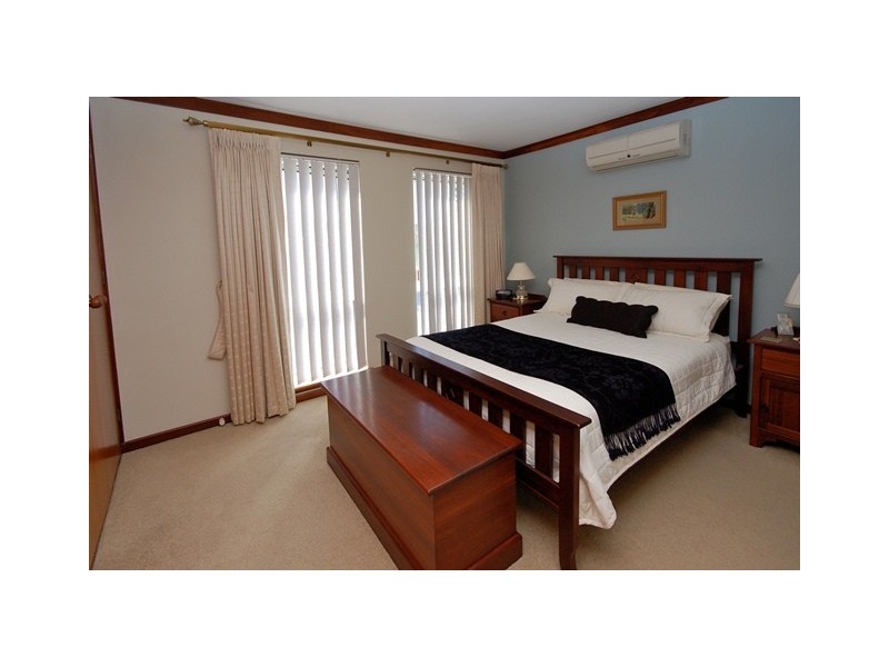 6 Willmott Drive, Cooloongup WA 6168