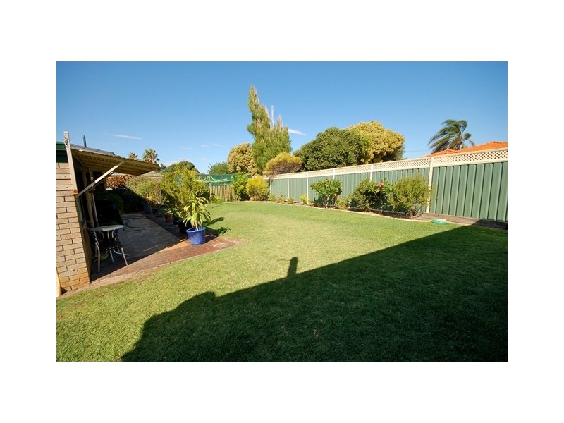 6 Willmott Drive, Cooloongup WA 6168