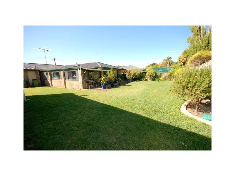 6 Willmott Drive, Cooloongup WA 6168