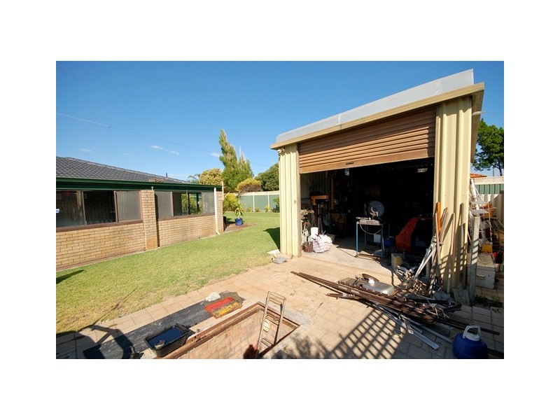 6 Willmott Drive, Cooloongup WA 6168