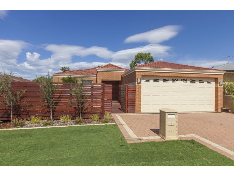 8 Ranunculus Court, Beeliar WA 6164