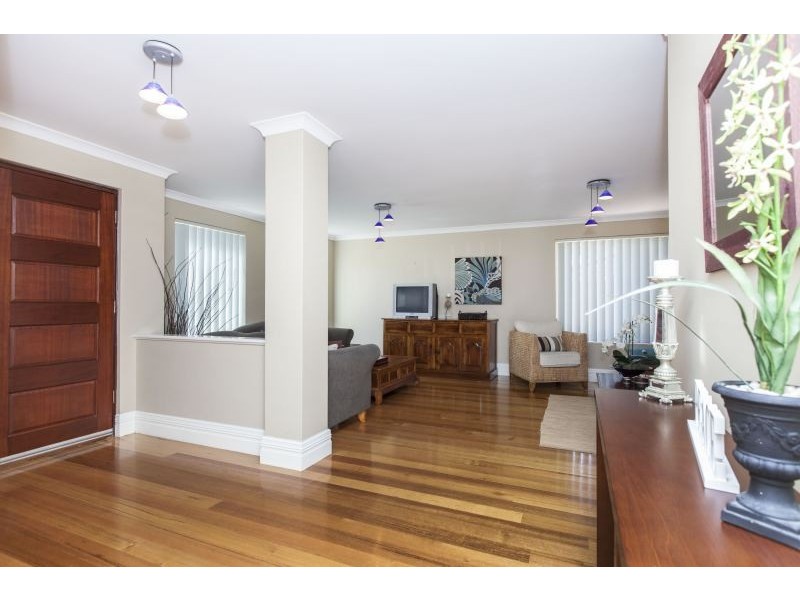8 Ranunculus Court, Beeliar WA 6164