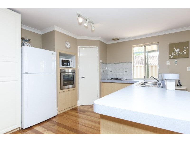 8 Ranunculus Court, Beeliar WA 6164