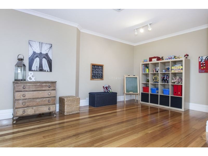 8 Ranunculus Court, Beeliar WA 6164