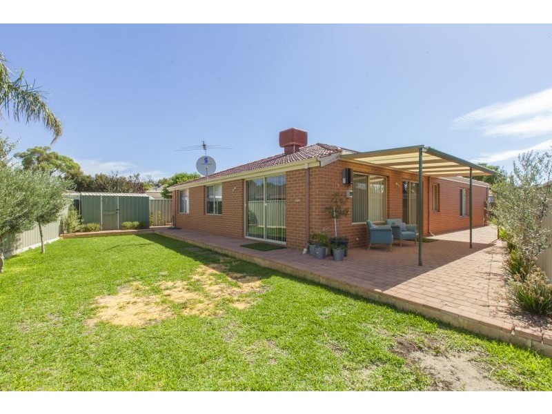 8 Ranunculus Court, Beeliar WA 6164