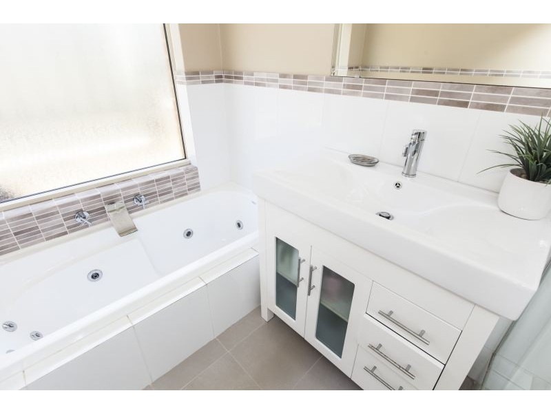 8 Ranunculus Court, Beeliar WA 6164