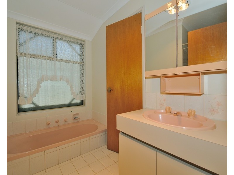 8 Eyre Street, Waikiki WA 6169