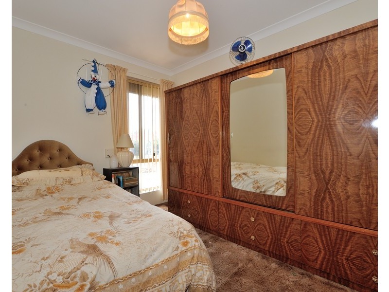 8 Eyre Street, Waikiki WA 6169