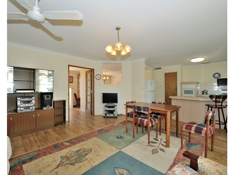 8 Eyre Street, Waikiki WA 6169