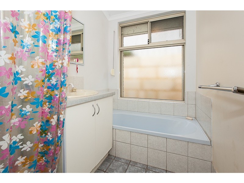 40 Belvoir Crescent, Orelia WA 6167