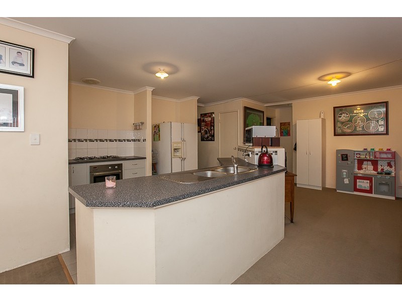 40 Belvoir Crescent, Orelia WA 6167