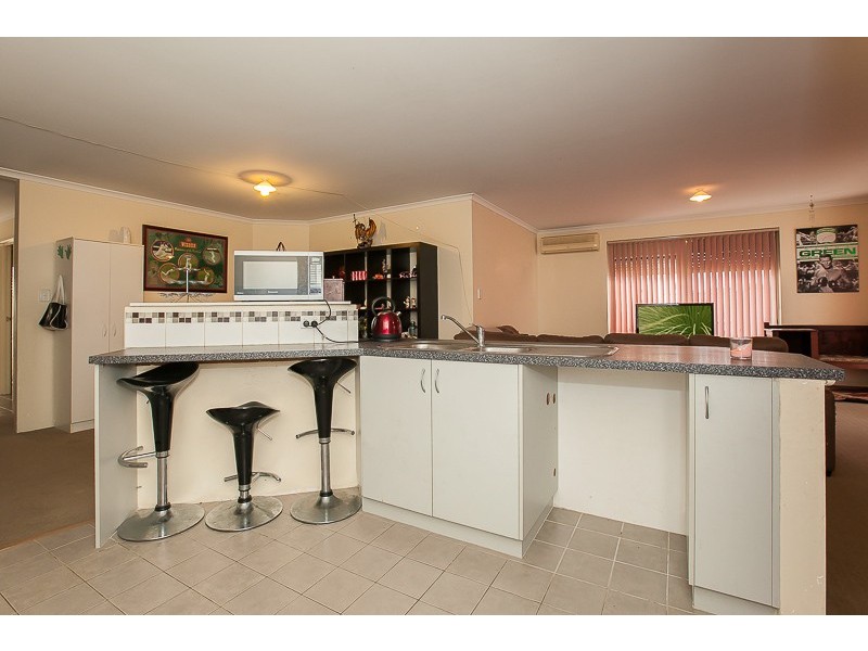 40 Belvoir Crescent, Orelia WA 6167