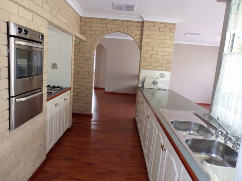 1 Portsmouth Place, Waikiki WA 6169