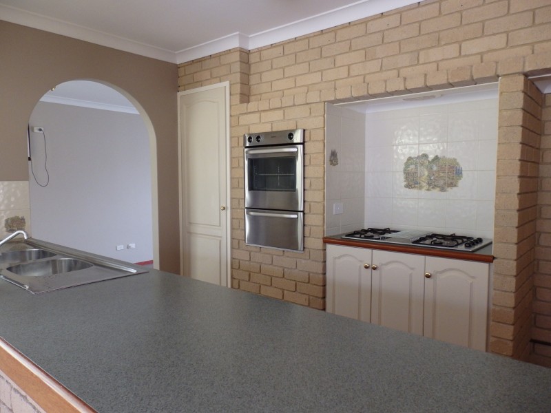 1 Portsmouth Place, Waikiki WA 6169