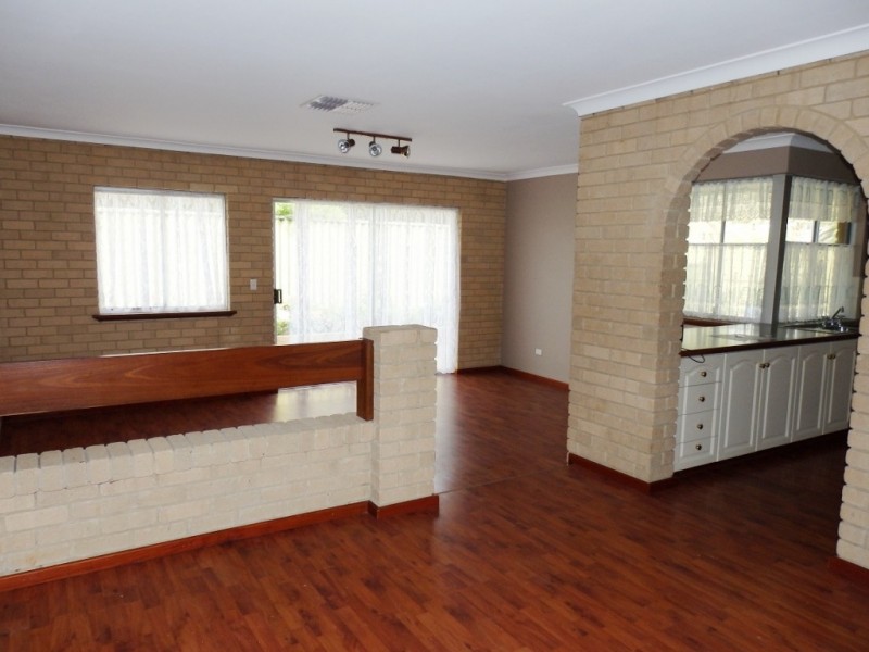 1 Portsmouth Place, Waikiki WA 6169