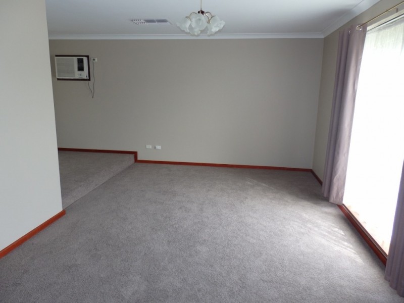 1 Portsmouth Place, Waikiki WA 6169