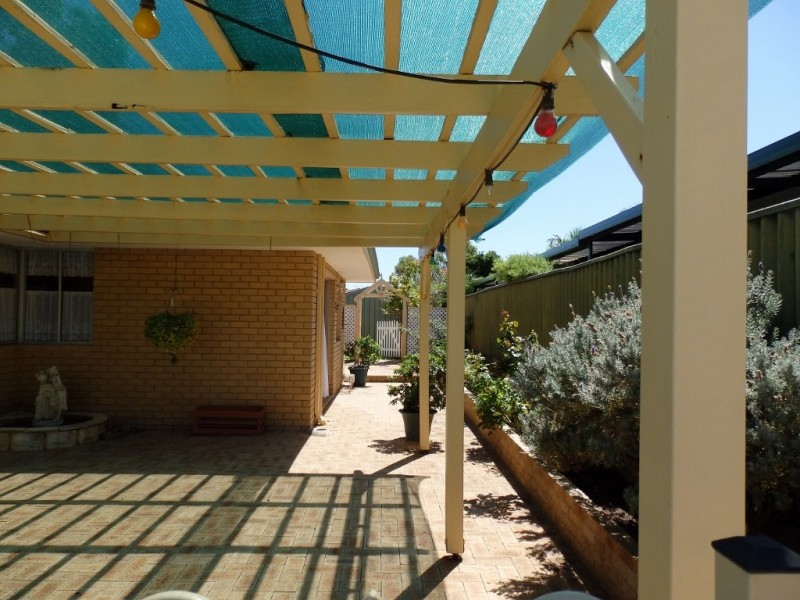 1 Portsmouth Place, Waikiki WA 6169