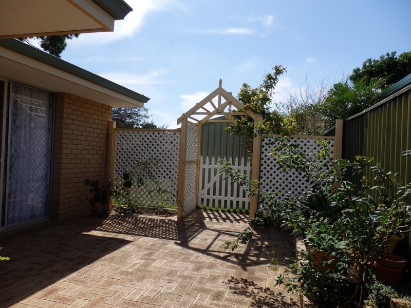 1 Portsmouth Place, Waikiki WA 6169