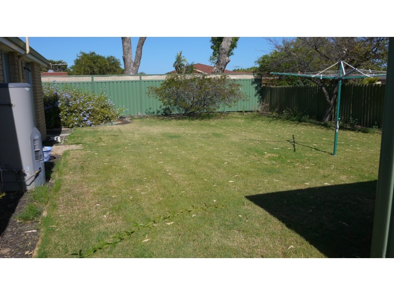 1 Portsmouth Place, Waikiki WA 6169