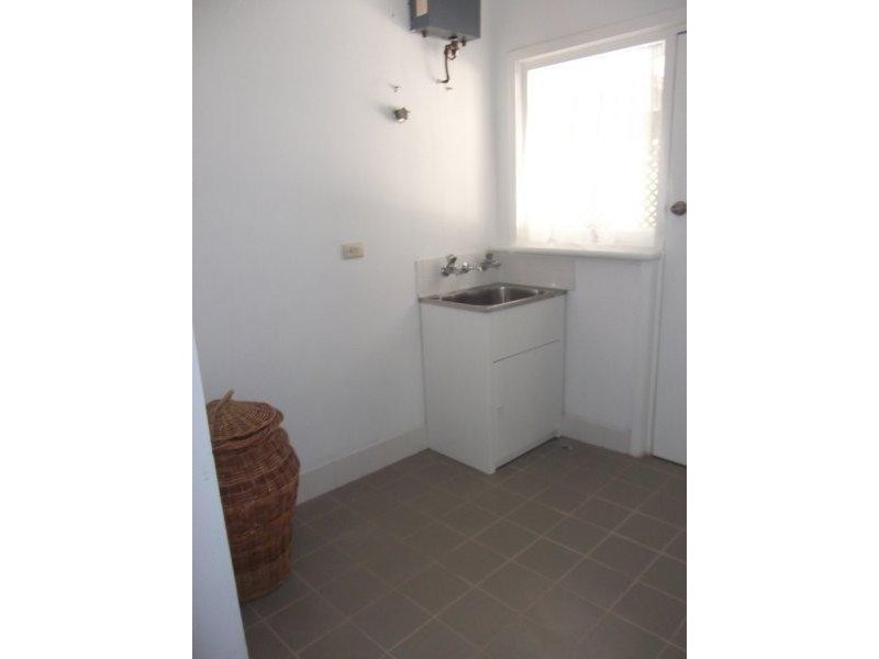 37 Barron Way, Orelia WA 6167