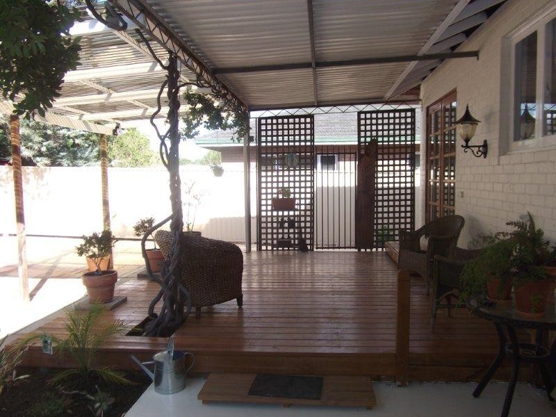 37 Barron Way, Orelia WA 6167