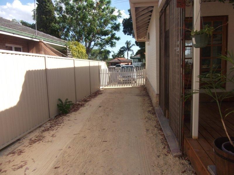 37 Barron Way, Orelia WA 6167