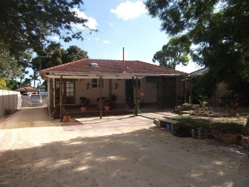 37 Barron Way, Orelia WA 6167