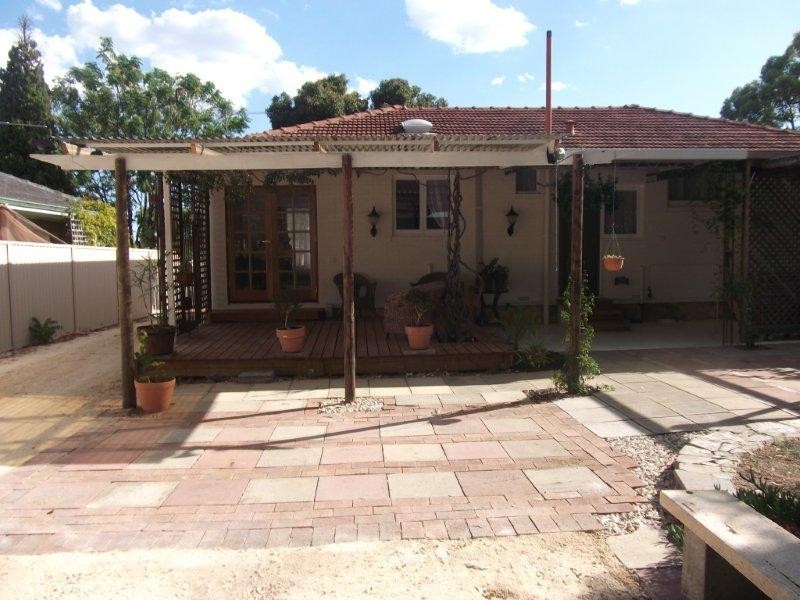 37 Barron Way, Orelia WA 6167